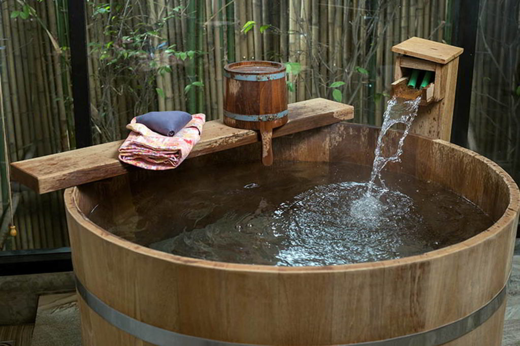 Bồn tắm gỗ tròn kiểu Nhật