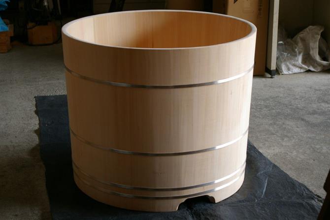 Bồn tắm gỗ kiểu Nhật