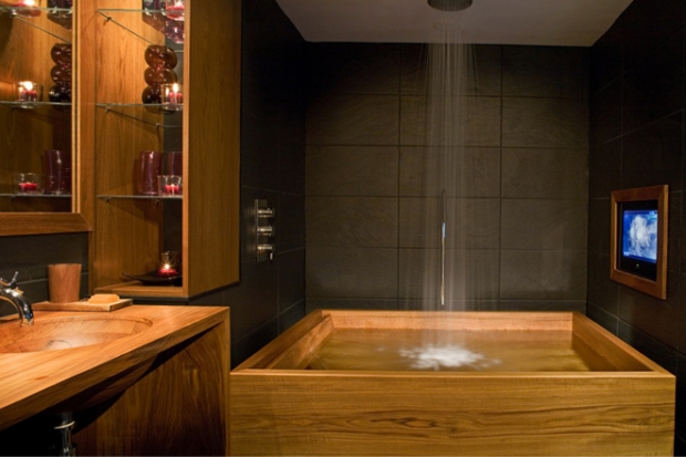 Bồn tắm bằng gỗ hình vuông