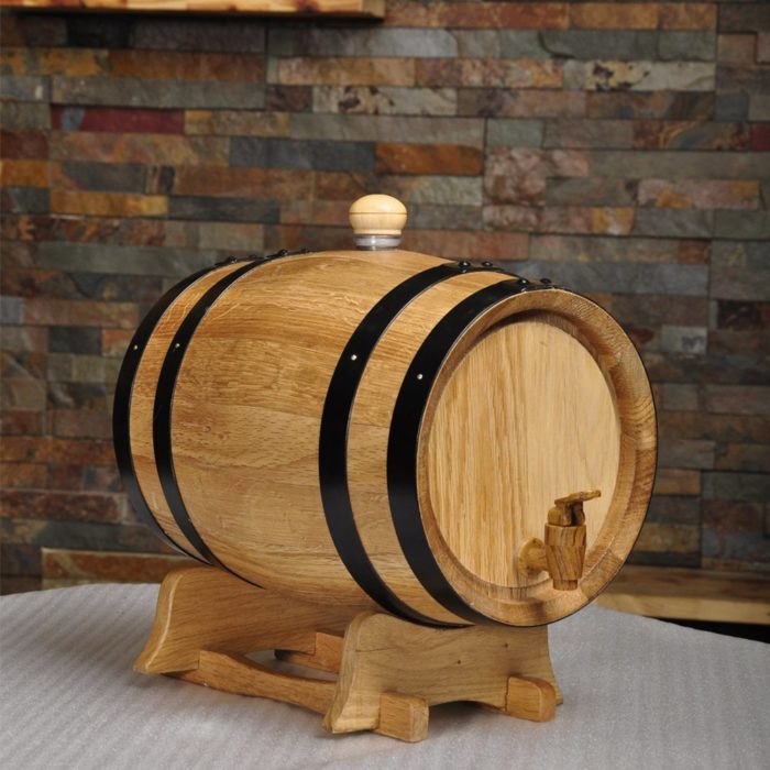 Thùng rượu gỗ sồi Mỹ mang lại hương vị mạnh mẽ cho rượu